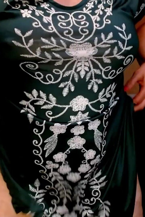 1450 Dawnskye montando vaquera para que puedas ver esas tetas y el vientre más el arbusto peludo