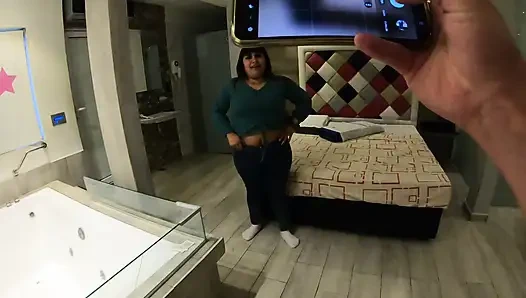 Cewek rambut cokelat Argentina merekam video bokep pertamanya