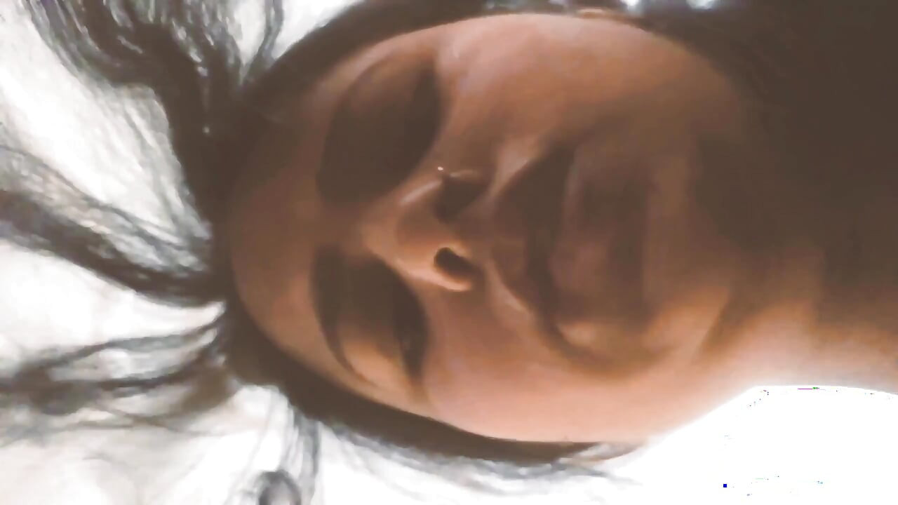 Латика с възбудено лице в твърдо ебане с шефа