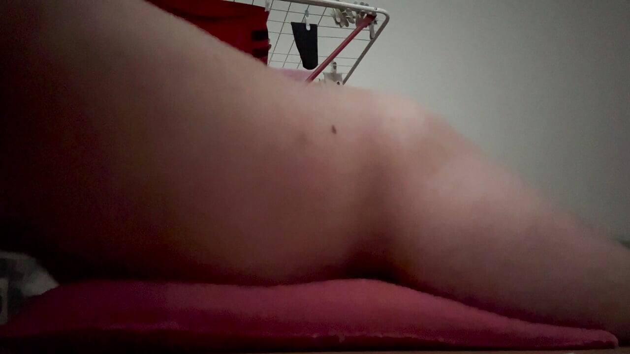 The next video of cumming on the feather pillow
