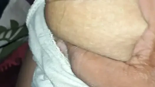 Mere Pati Ne Meri Chut Ragad Ragad Kar Mujhe Maza Diya