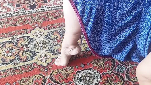 Selena's Feet Posing and Blowjob