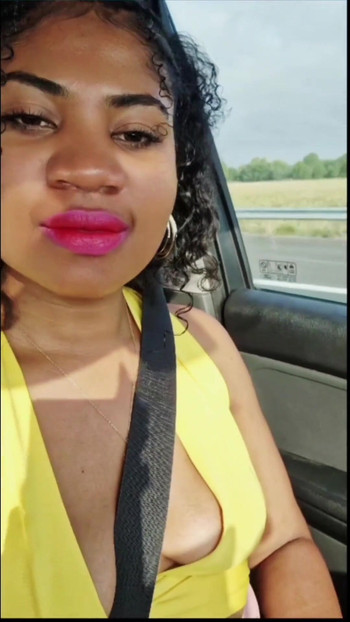 Jaw-dropping moment from "Exhibition of my ebony in the car"