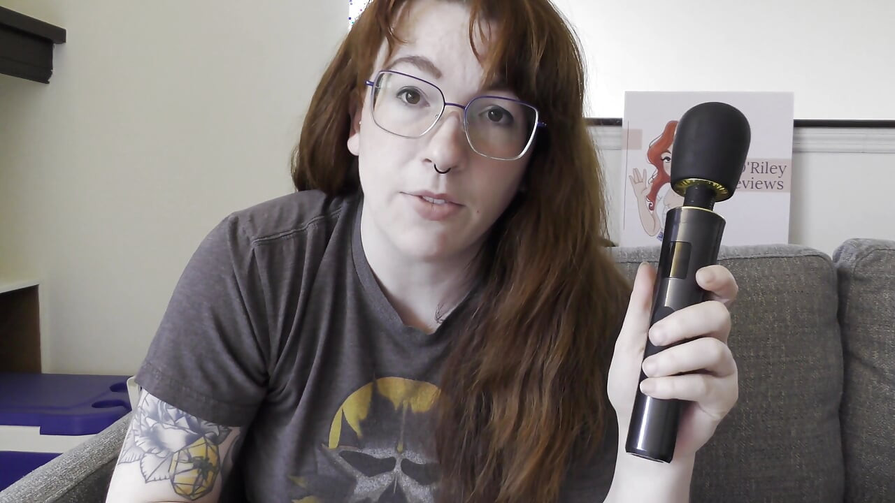 NSFW Review of the Led Display Vibrating Wand Pro Compact From Funzze