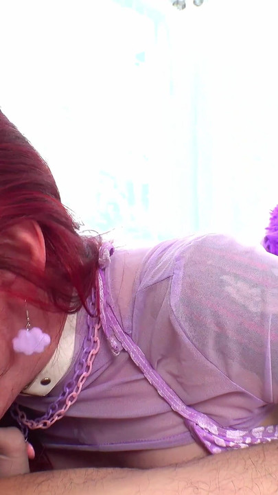 Violet si cewek super semok rambut merah dientot habis-habisan sampai lubangnya menganga lebar