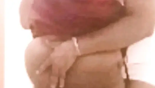 Desi indische tamilische bBW-ehefrau Latha stehende umarmung, arsch squeeze & muschi lecken von financier für schuldenzahlung!