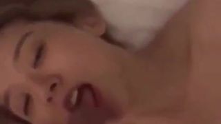 Sa copine adore le sperme sur le visage