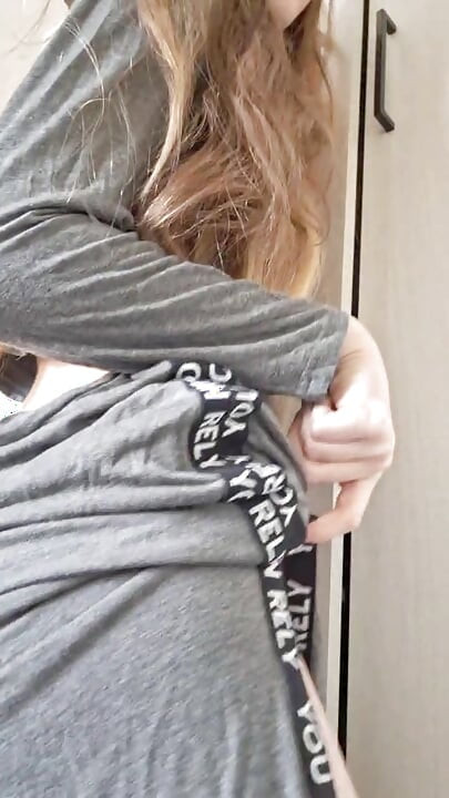 I've got a bit of a domestic kink, and I can keep a secret !