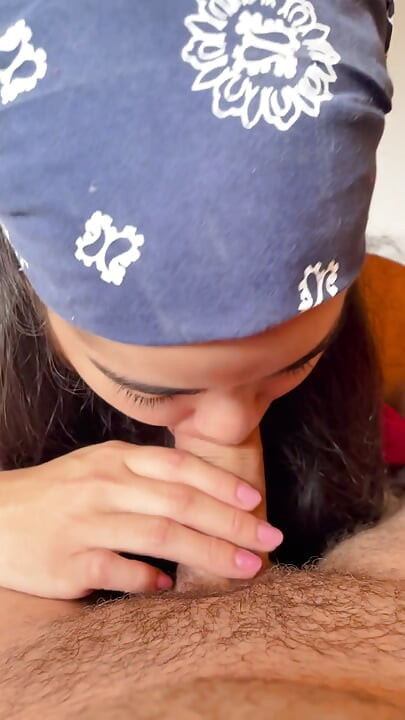 Hot and unhurried morning: greedy white girl gives a slow blowjob when she wakes up and swallows the milk