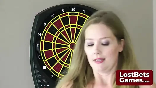 Pengalaman Star dengan strap-on membuat game ini menarik