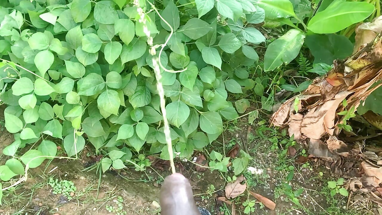 Pissen in Öffentlichkeit verzweifelte männliche streams