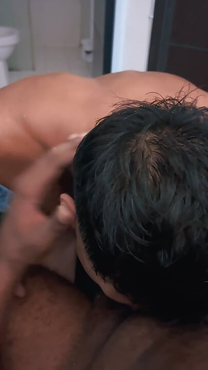 AFTER SEEING A BLACK COCK I CAN'T RESIST KNEELING DOWN AND PUTTING IT ALL IN MY MOUTH