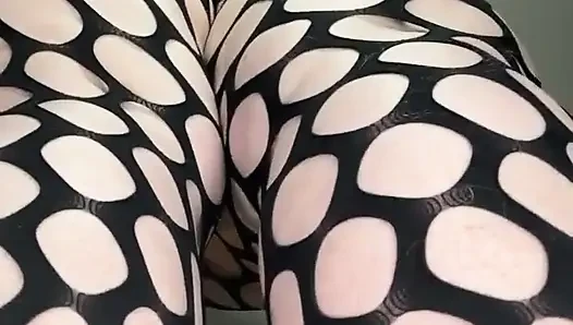 Echte frau trampelt mit bBW-dominanz auf deinen pOV
