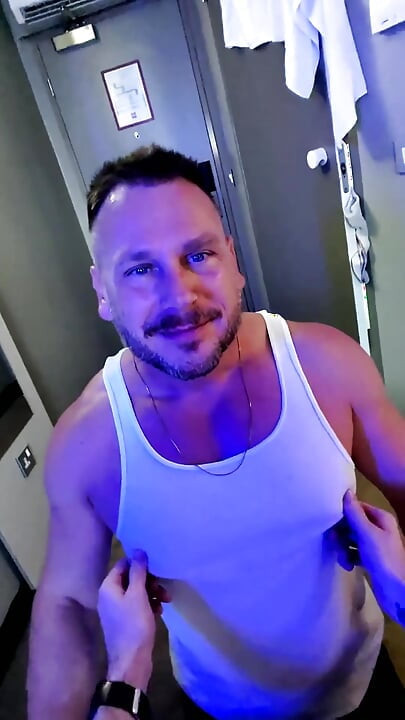 Hungthotter Fucks German Muscle stepdaddy Hans Berlin