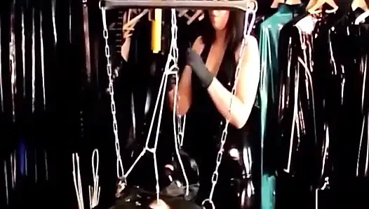 Порабощенная, часть 1