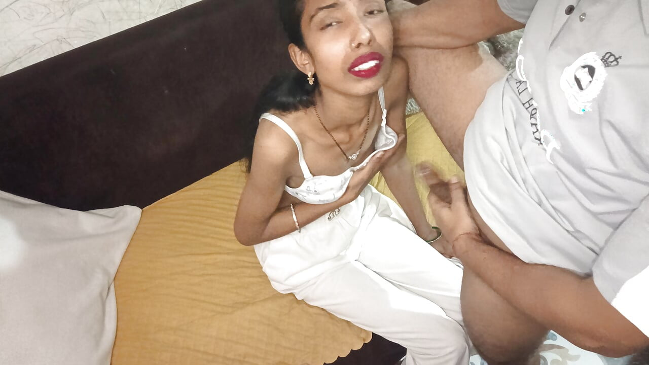 Desi bhabhi lund ko chush rhi ho or maze bhi utha rhi gai