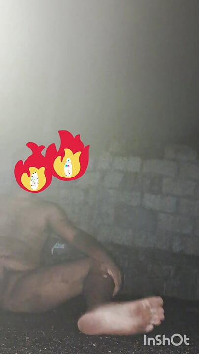 Nude Kerala Indian Mallu Boy Naked Pissing and Cumshot in public