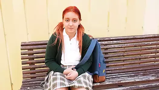 GRANDE CHOQUE para essa adolescente de 18 anos: Sexo com um VOVÔ!