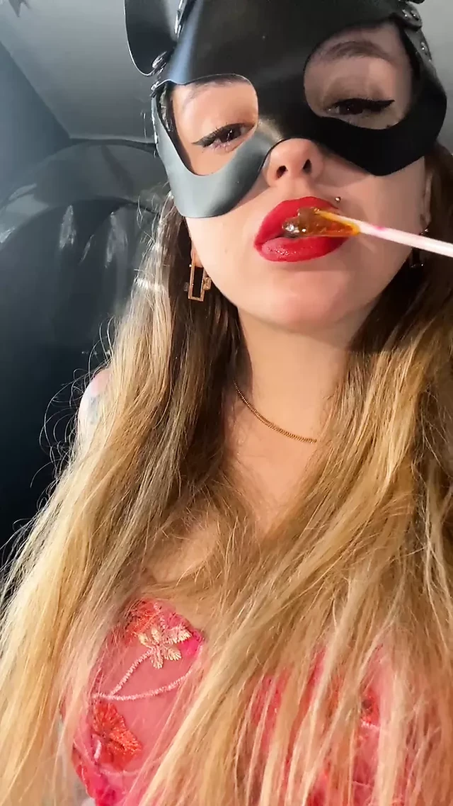 I'll lick your dick the same way.