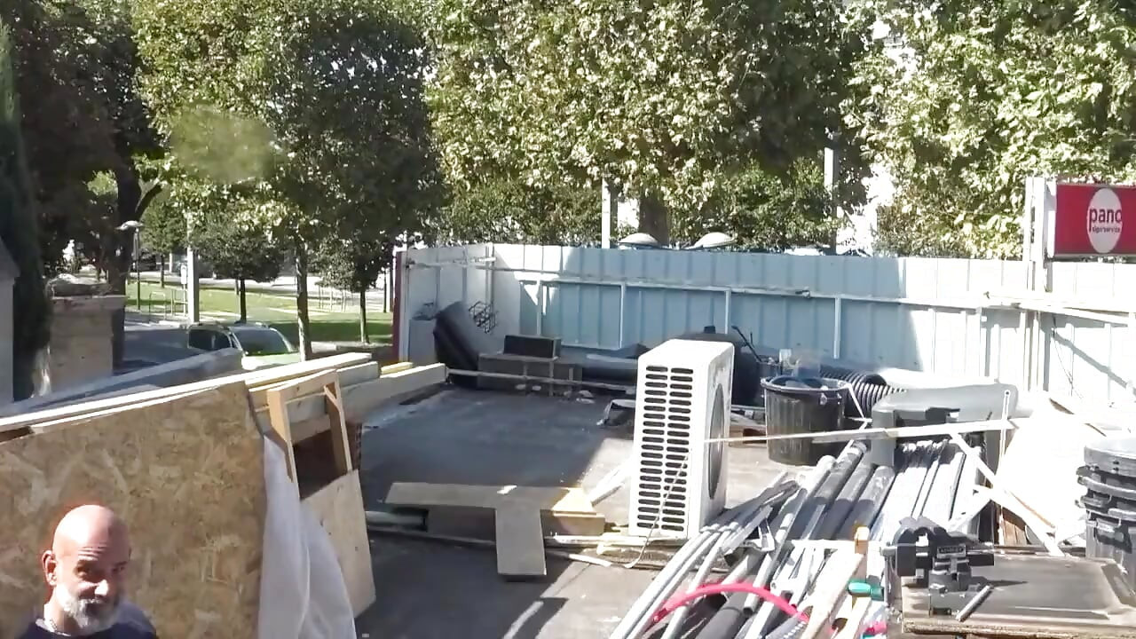 Tânăra homosexuală acceptă să fie umplută cu spermă de tati