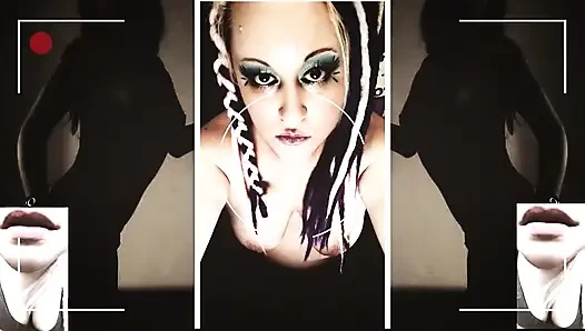 Brattige stiefschwester hat deinen bbc-porno gefunden, jetzt will sie sehen, wie du einen richtig lutschst
