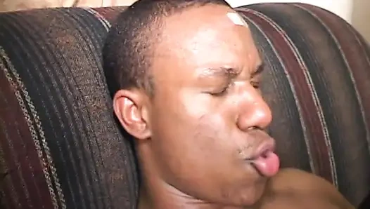 Dwayne Cumminz Banges Plump Ebony Hottie Nomi on the Sofa