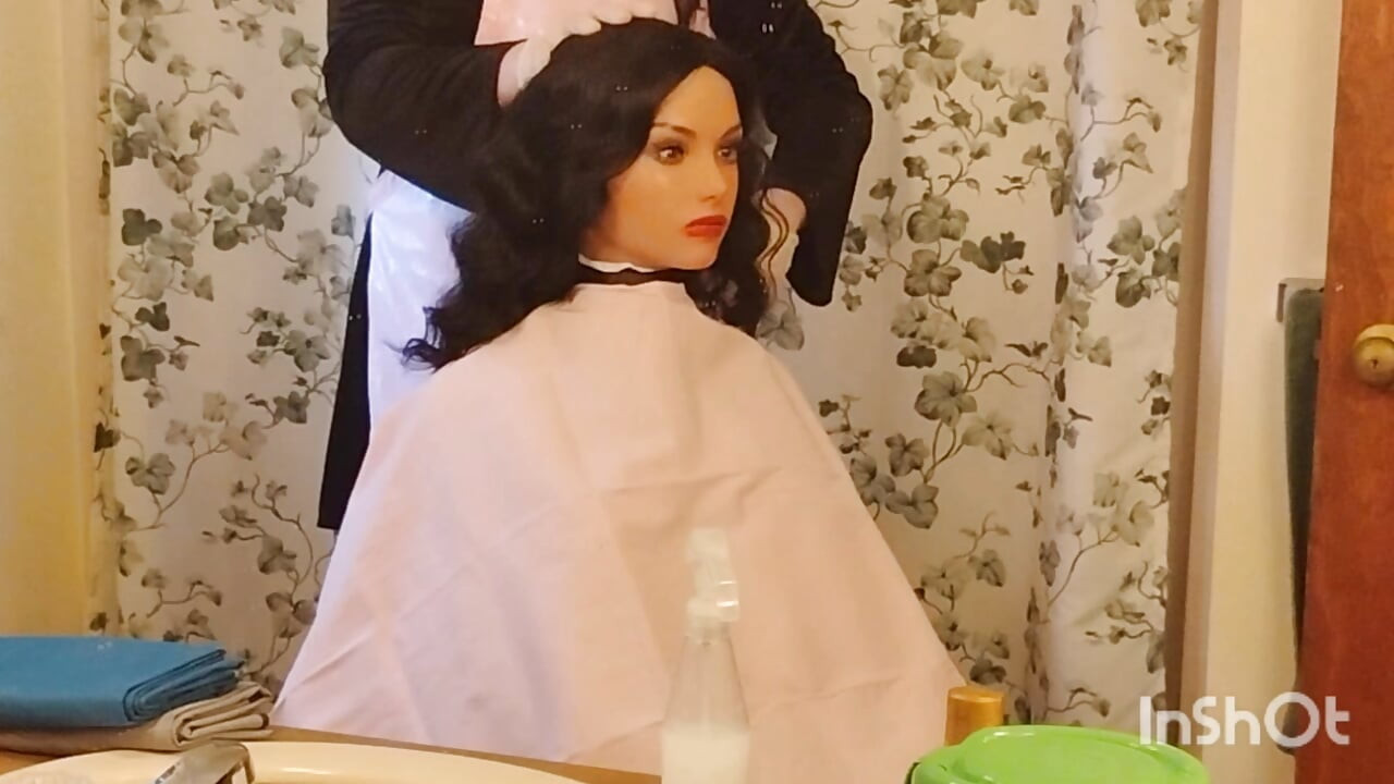 Emma the barberette colorful haircutting cape show