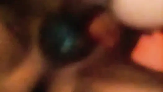 Милфа с сочной киской разговаривает грязно, просит член и получает все мокрое, как скрыть это от мужа?