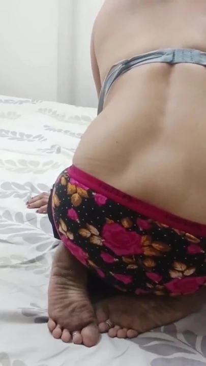 Momento imperdível de "Uma garota indiana fazendo sexo pela primeira vez com o namorado."