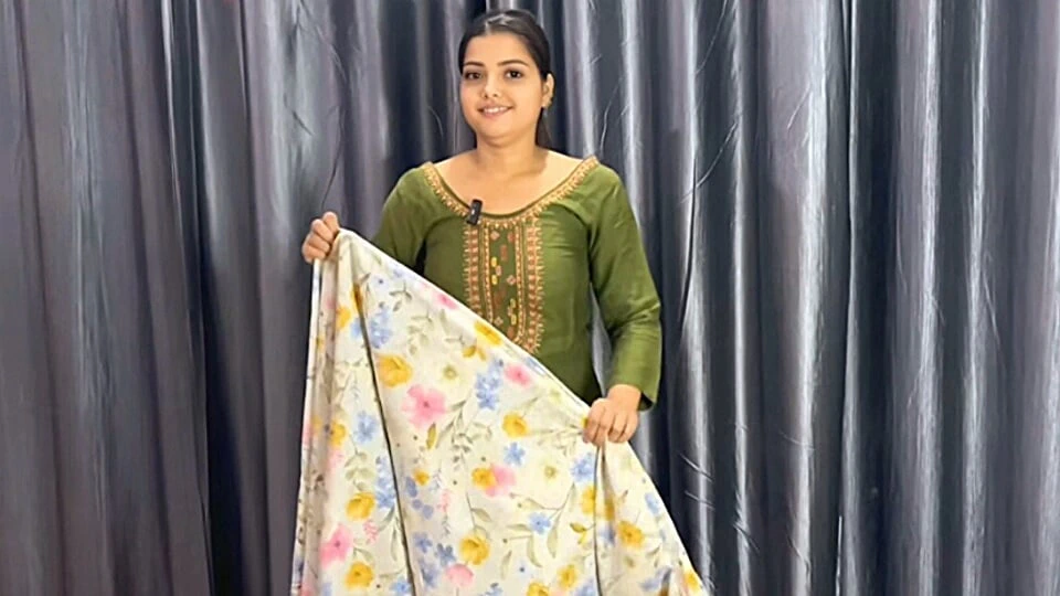 德西继阿姨被邻居性感谈话与继阿姨性交，然后我操了我的继阿姨