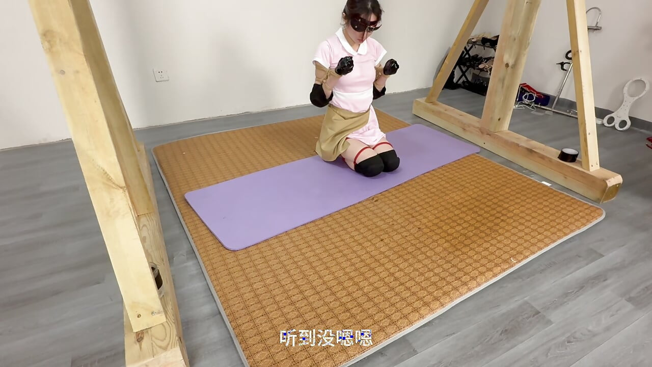 Holiland freundin pup-training + verbale demütigung + füße im japanischen stil gefesselt