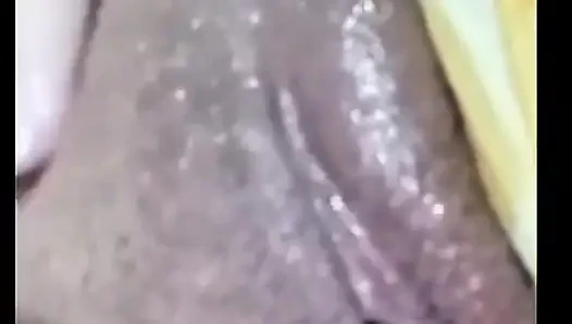 Это было так хорошо, я пришла в брызгах, у меня был мой первый сквирт!