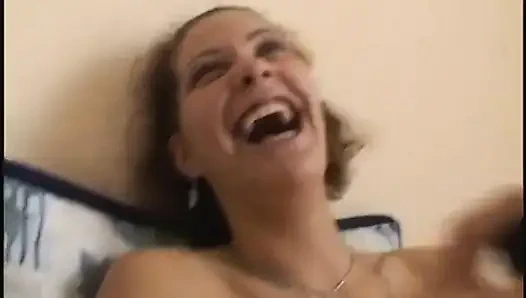 Горячая девушка обожает играть со своим пареньком