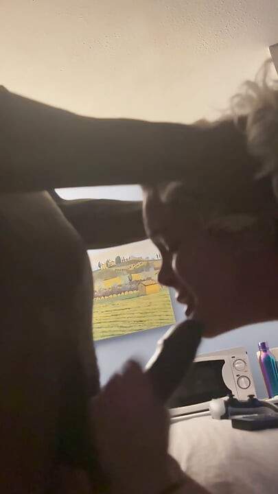 Novia traga a su novio por primera vez