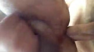 Papà scopa nudo (breve clip)