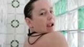 Noelle fa una doccia