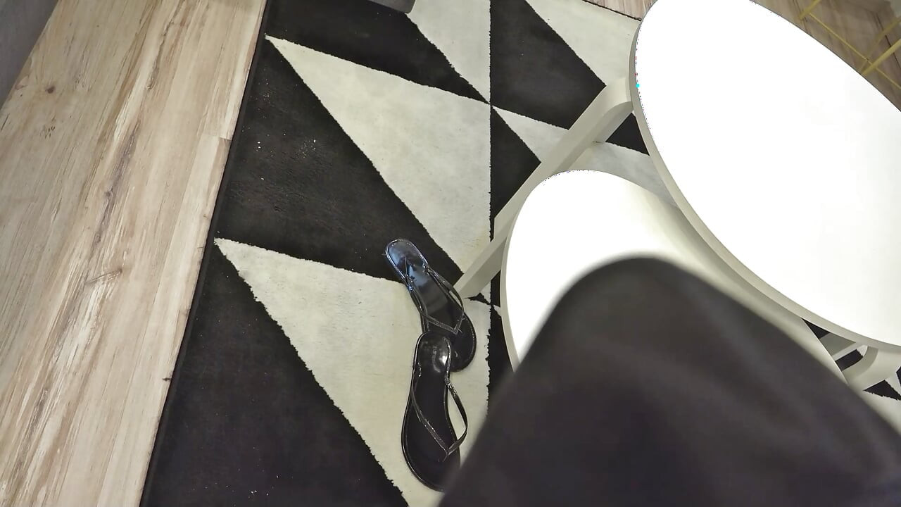 오르가즘을 느끼는 털이 많은 보지