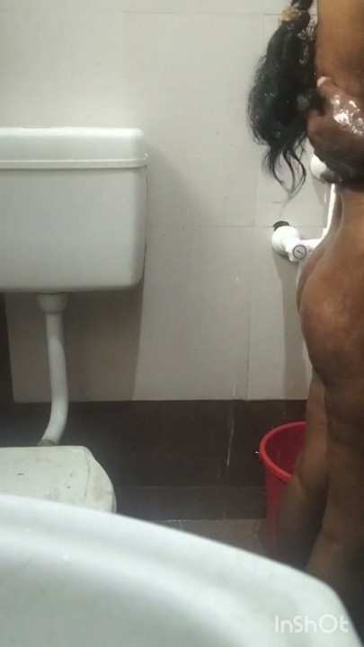 Tamil couple bathing romance | Clip 1