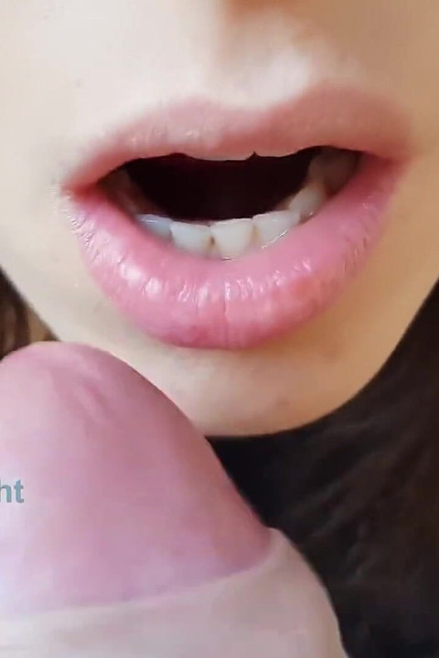 18 Old Year Brunette Gives a Blowjob and Swallows Cum in Park