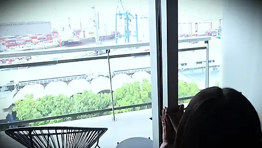 Binecek Bir Penis Bulmak İçin Çaresiz Büyük Kıç,