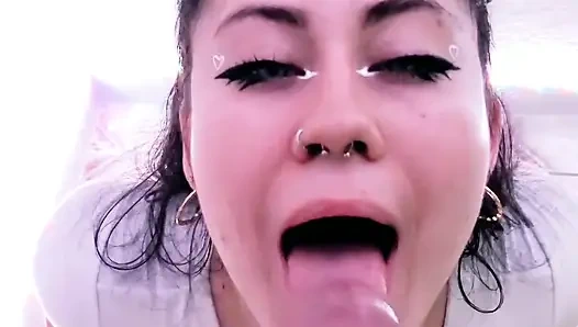 Üniversiteli kız dherlydoll yarağımı çok lezzetli emiyor ve çok eğleniyor