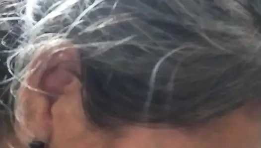 Возбужденная бабушка