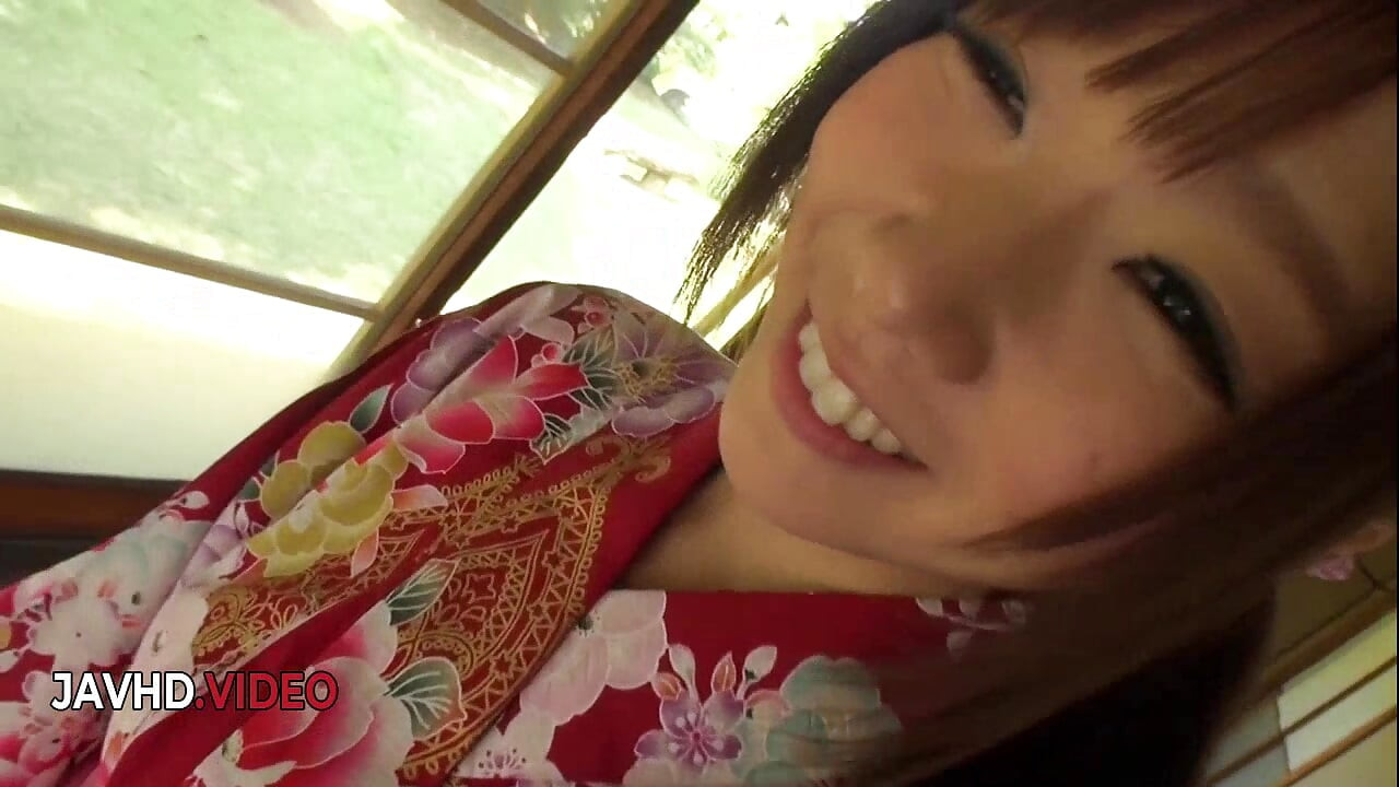 Hitomi Oki se žestoko jebe nakon intenzivnog japanskog pušenja kurca