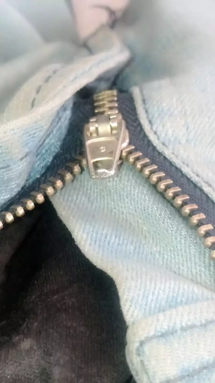 我自慰的房间里的年轻哥伦比亚色情片