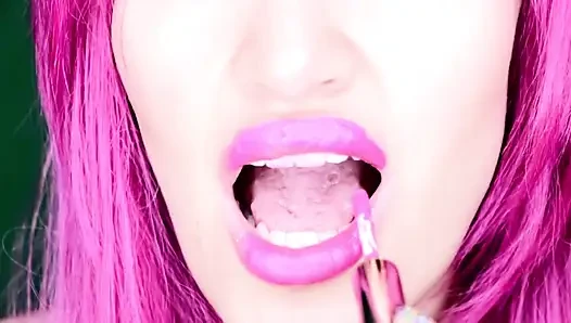 Trapped inside my lipstick