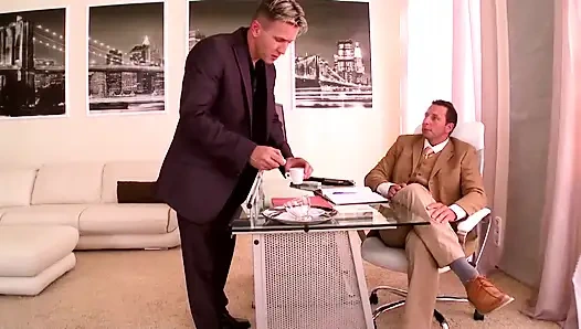 Sarışın BDSM Üçlü Grup Sekste Vahşi Sikişiyor