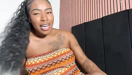 31 talimatı- Yağlı amcığıma mastürbasyon yaparken beni izlerken boşalmayacağından şüpheliyim