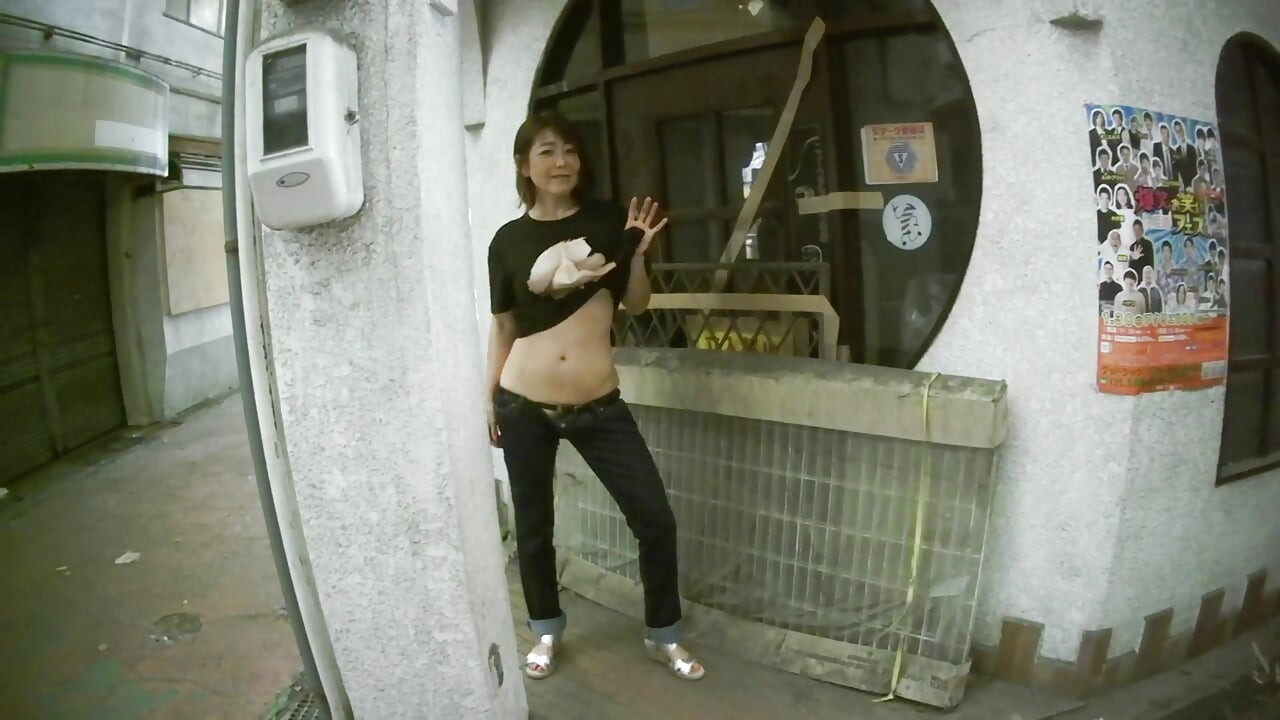 MILF in ultra low rise jeans outdoors..