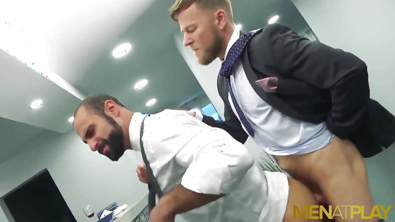 MENATPLAY - Businessman Matthew Anders fucks bearded waiter