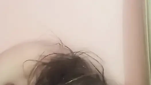 Üvey erkek kardeşi ile ilk kez üvey kız kardeşini evde sikiyor